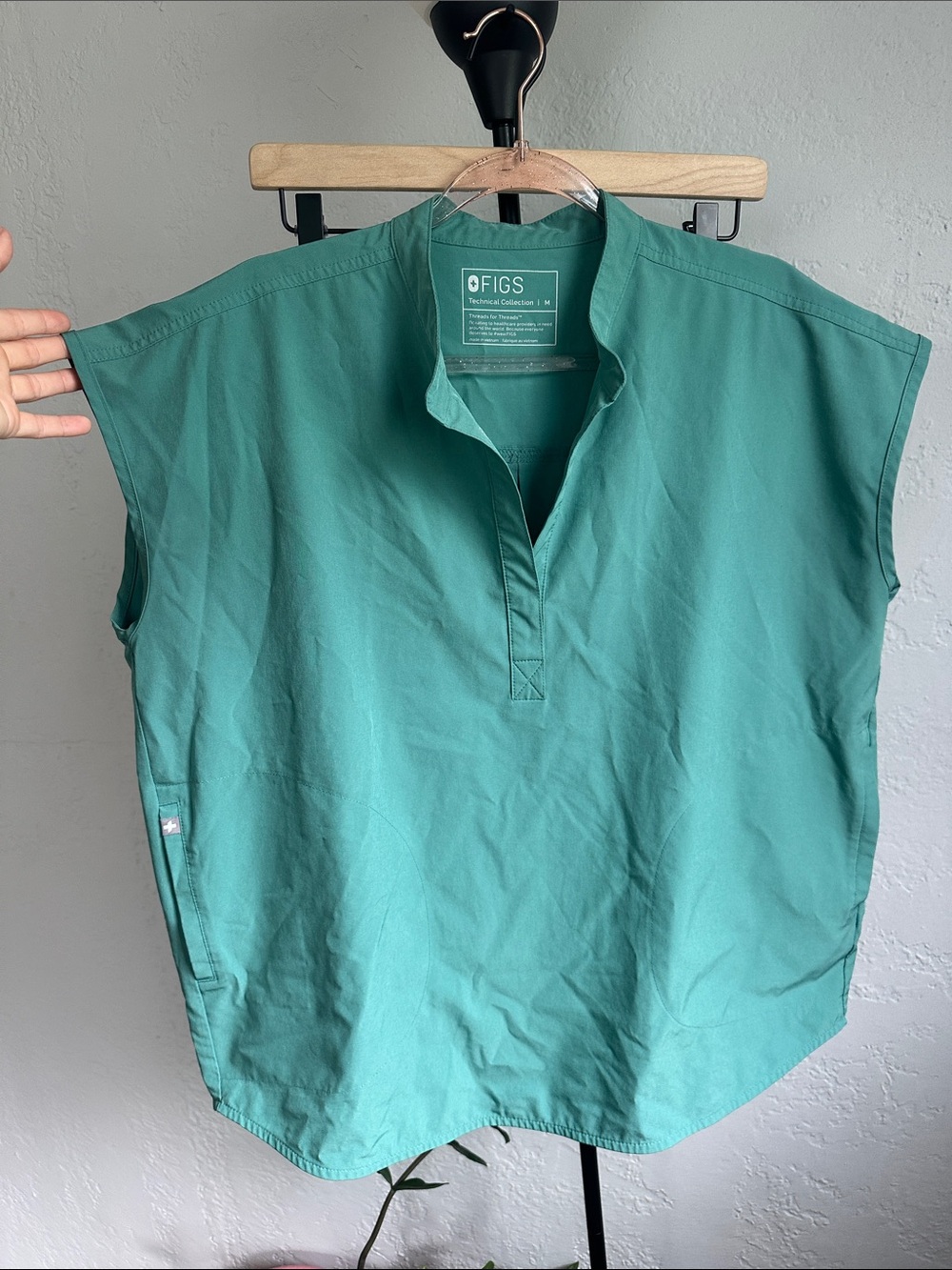 Figs Eucalyptus Rafaela Scrub Top